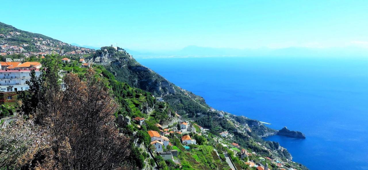Oltre La Costa 2*